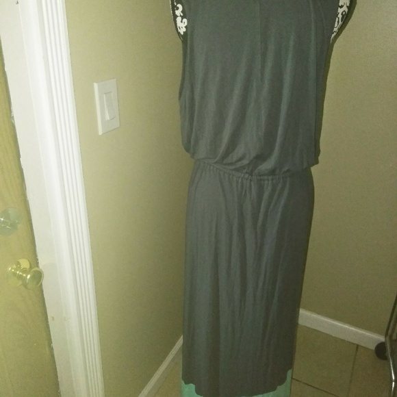 Dress - Picture 1 of 4